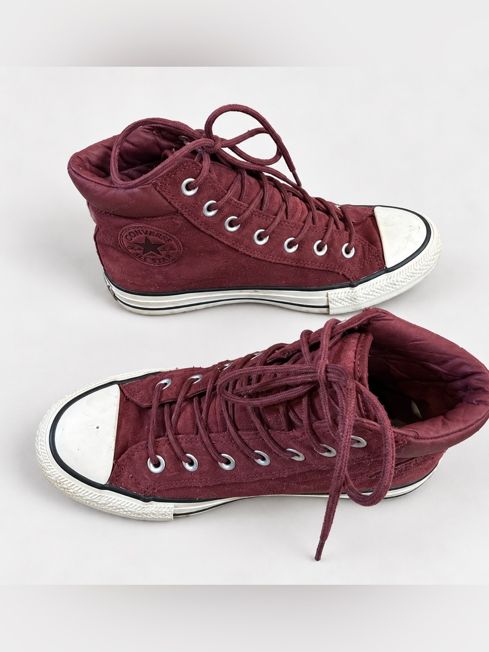 Converse Chuck Taylor All Star High Top Women’s 7.5 Burgundy Suede Sneakers